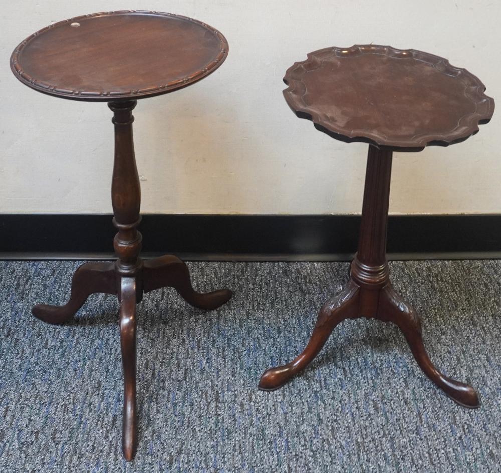 TWO QUEEN ANNE STYLE MAHOGANY CANDLESTANDS 309ba6