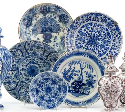 Group of Delft blue and white plates 4dc94