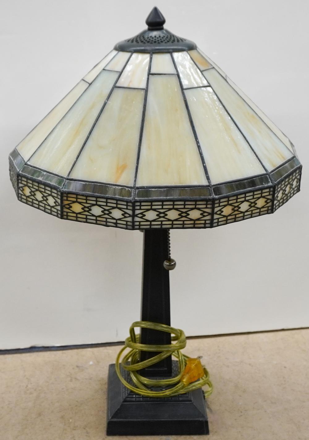 PATINATED METAL LAMP WITH LEADED 309e01