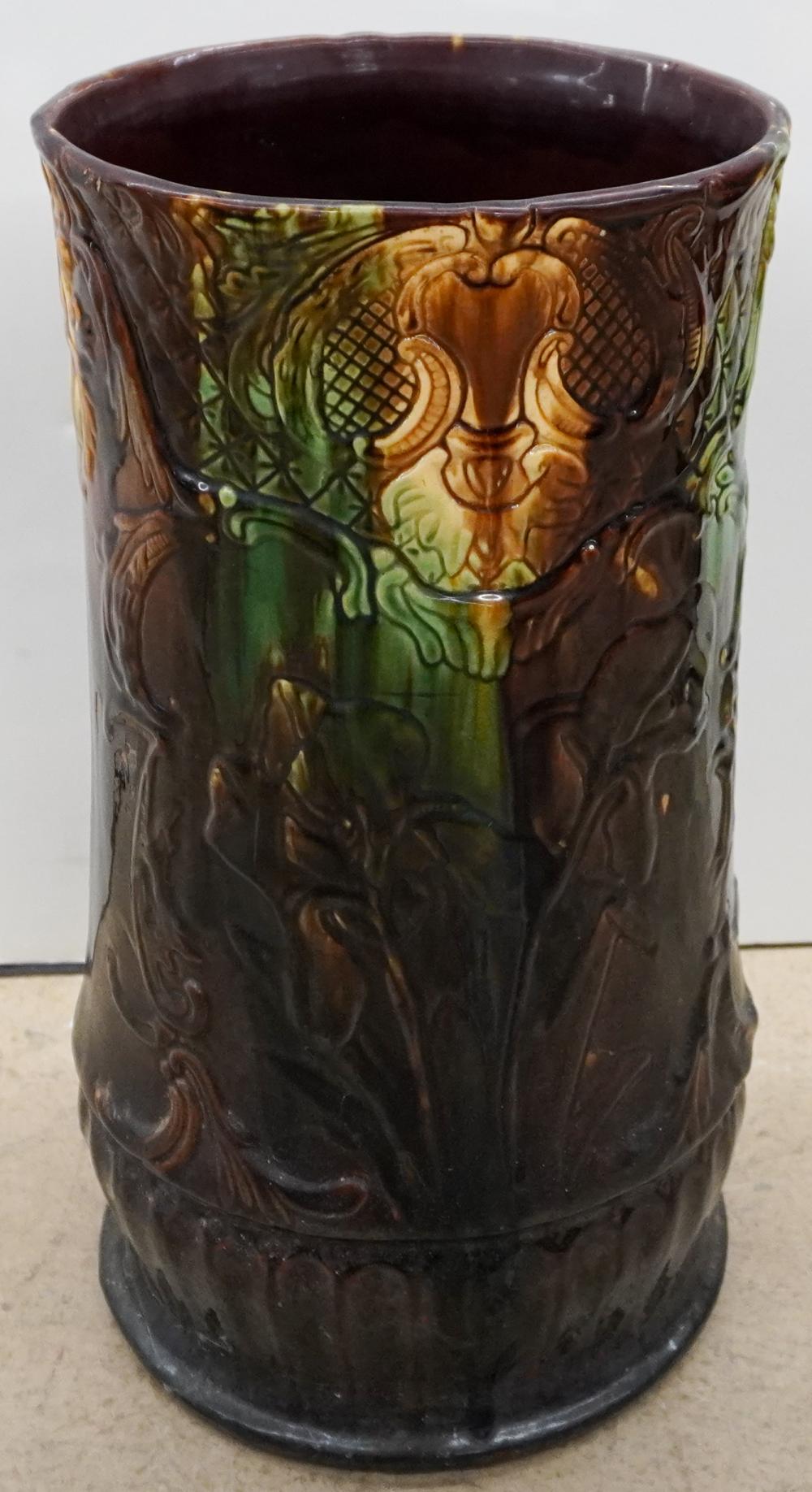 AMERICAN ART POTTERY UMBRELLA JAR  309e95