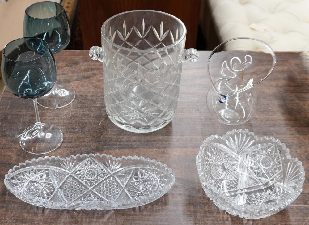 GROUP OF ASSORTED CRYSTAL AND GLASS 309e9b