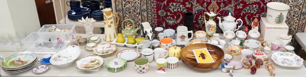 COLLECTION OF ASSORTED CERAMIC,