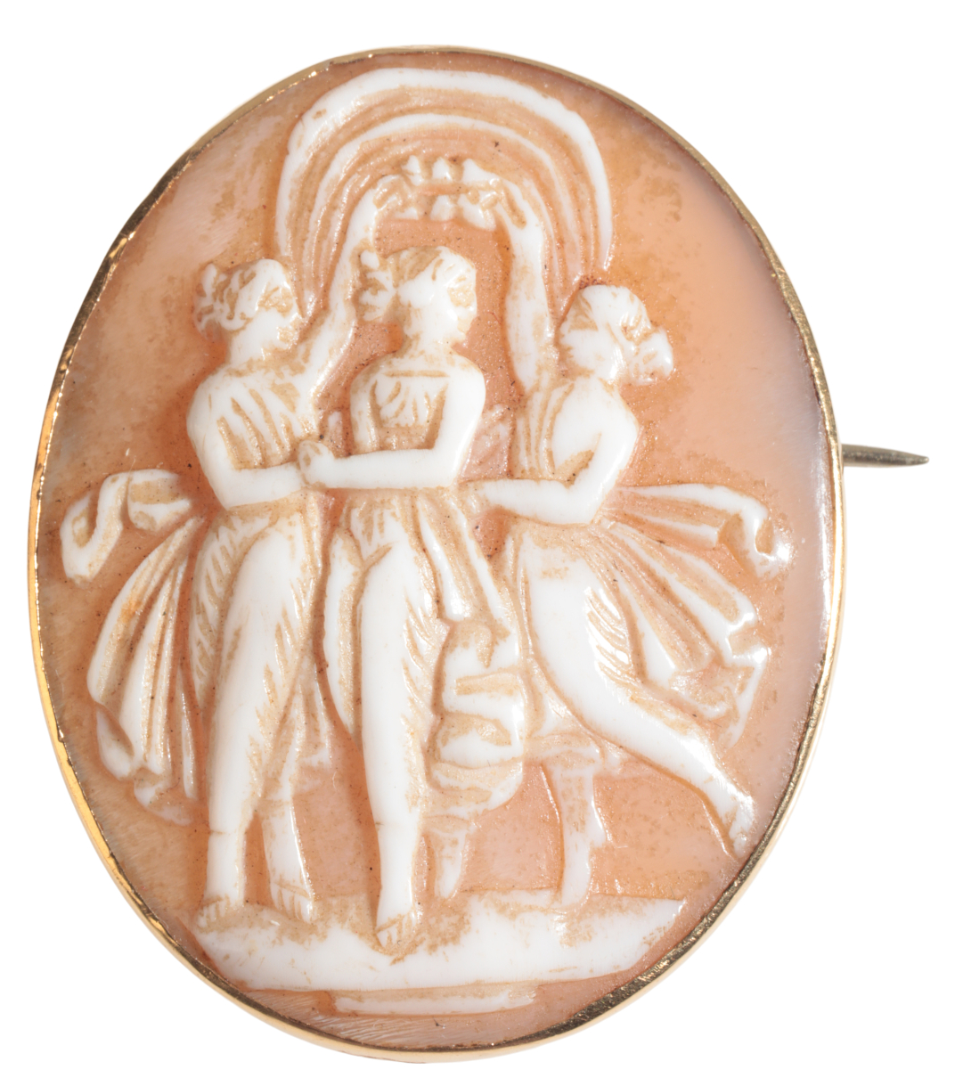 A VICTORIAN CAMEO BROOCH the three