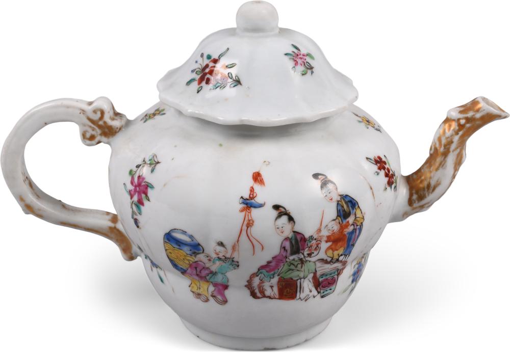 CHINESE EXPORT FAMILLE ROSE TEAPOT  309f52