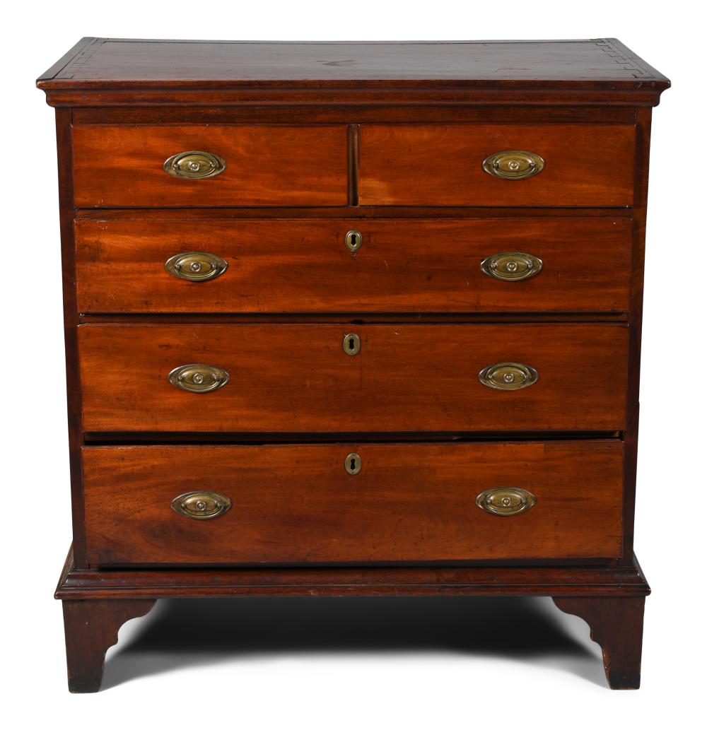 CHIPPENDALE MAHOGANY CHEST OF DRAWERS