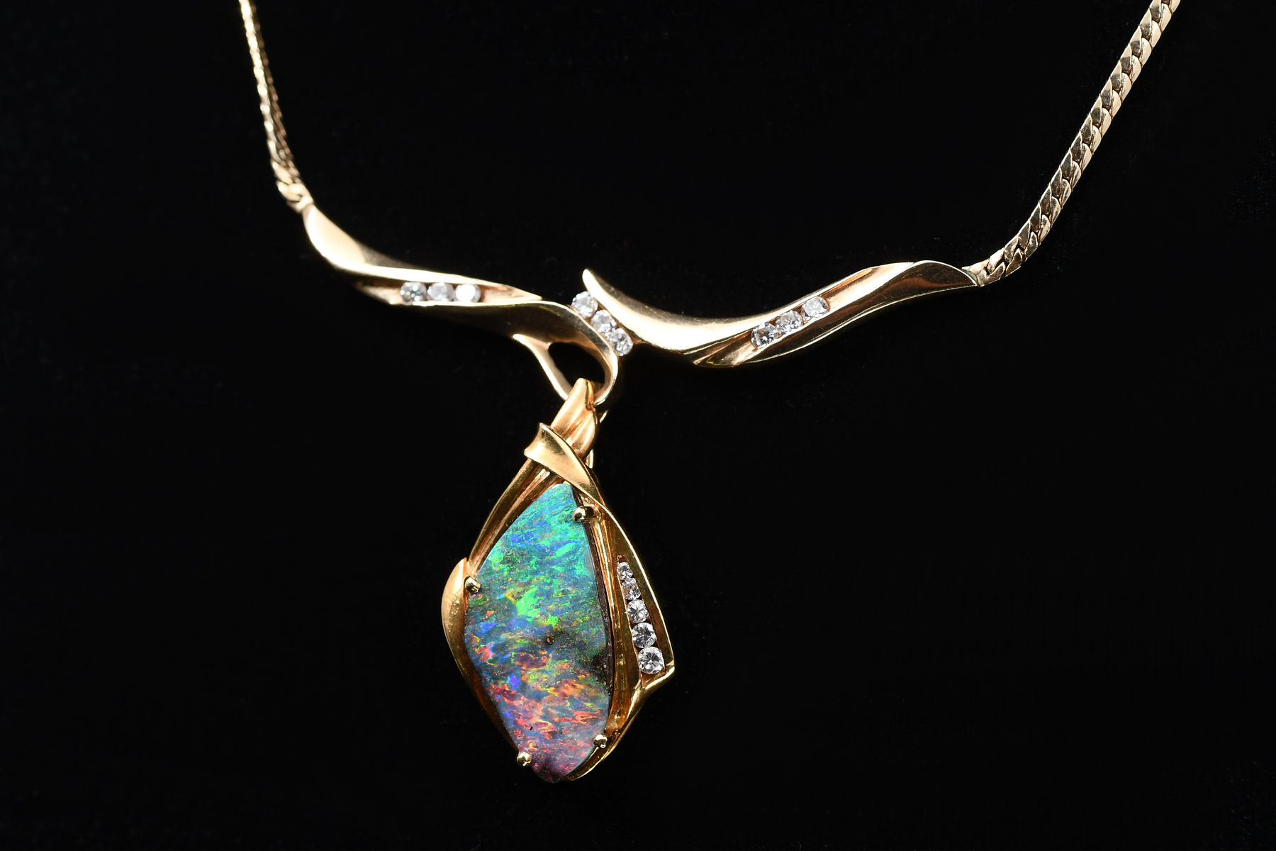 14K GOLD, DIAMOND, AND OPAL NECKLACE: