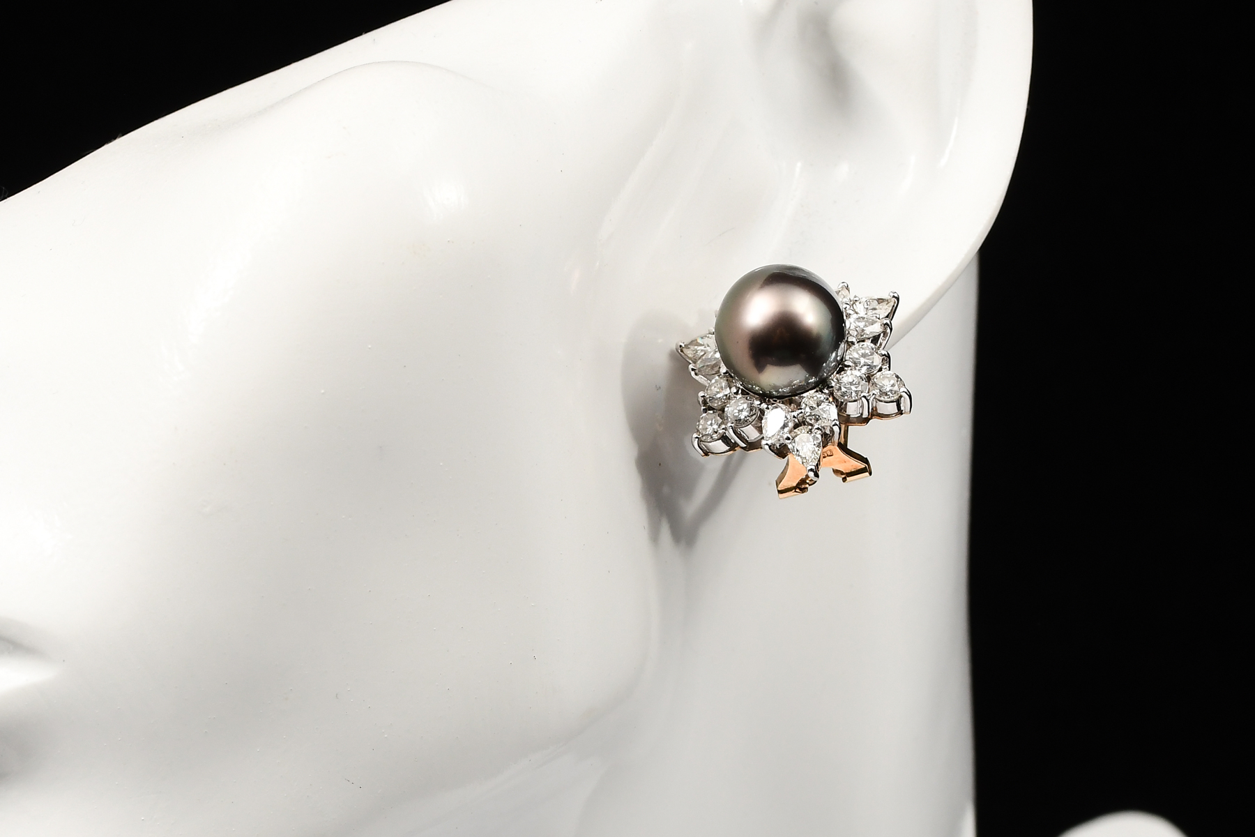 18K TWO TONE LADY S PEARL AND DIAMOND 30a062