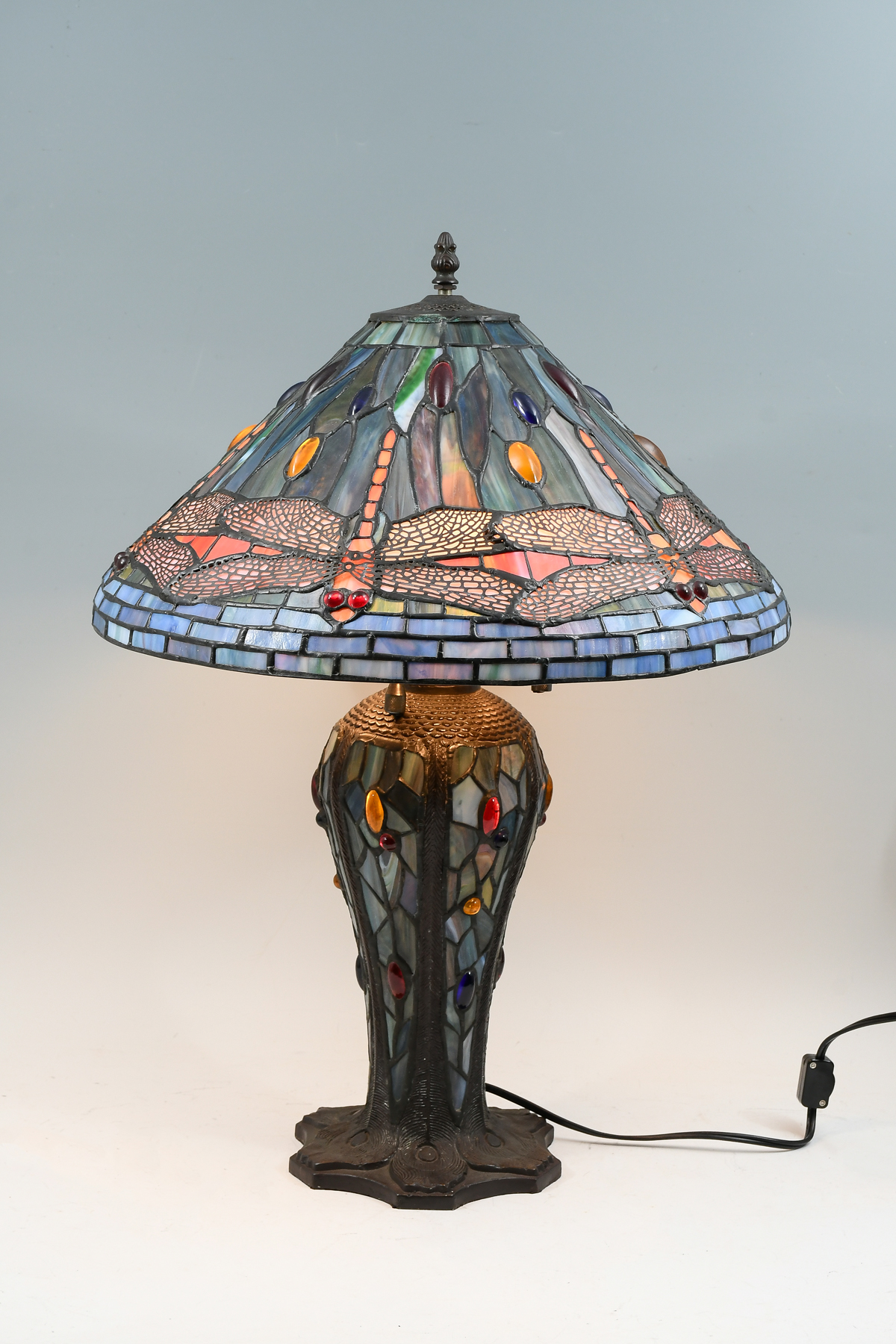 DRAGONFLY MOTIF STAINED GLASS LAMP  30a0c6