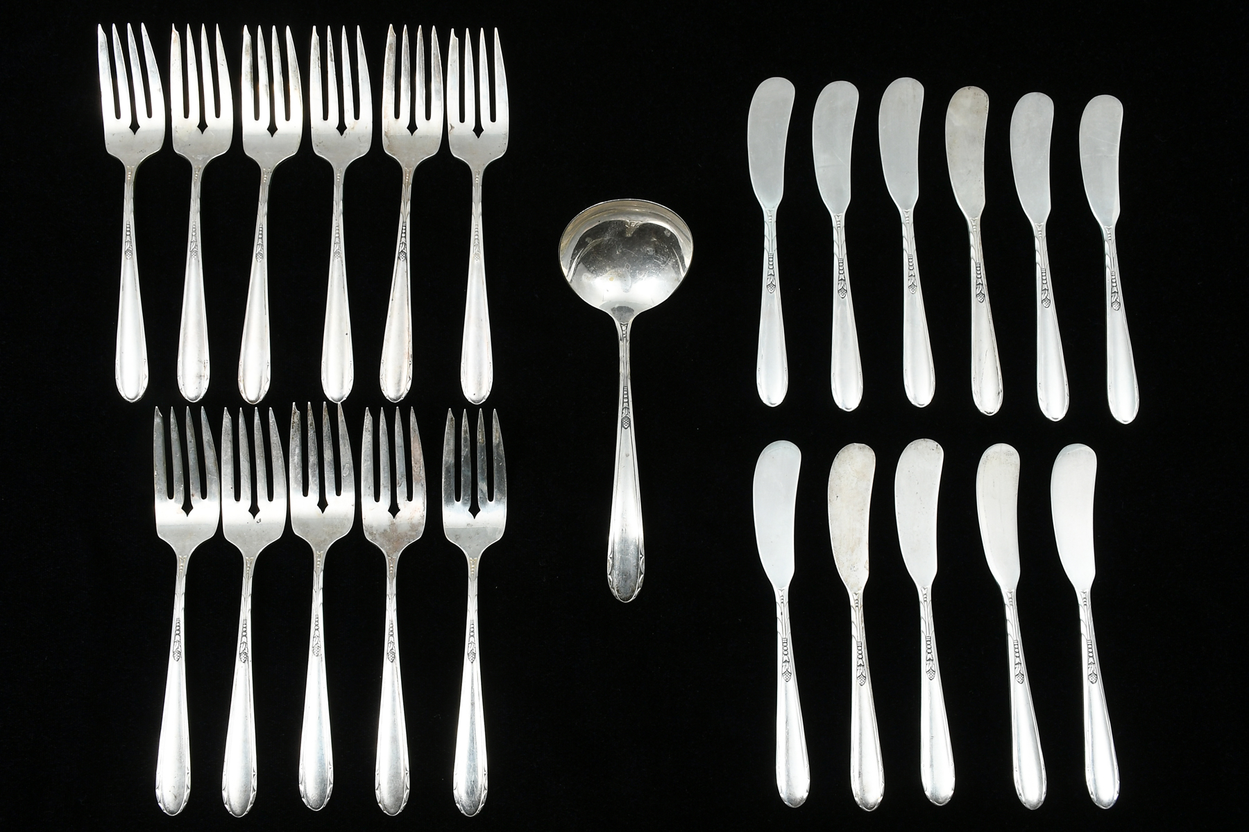 24 PC. ONEIDA HEIRESS STERLING FLATWARE: