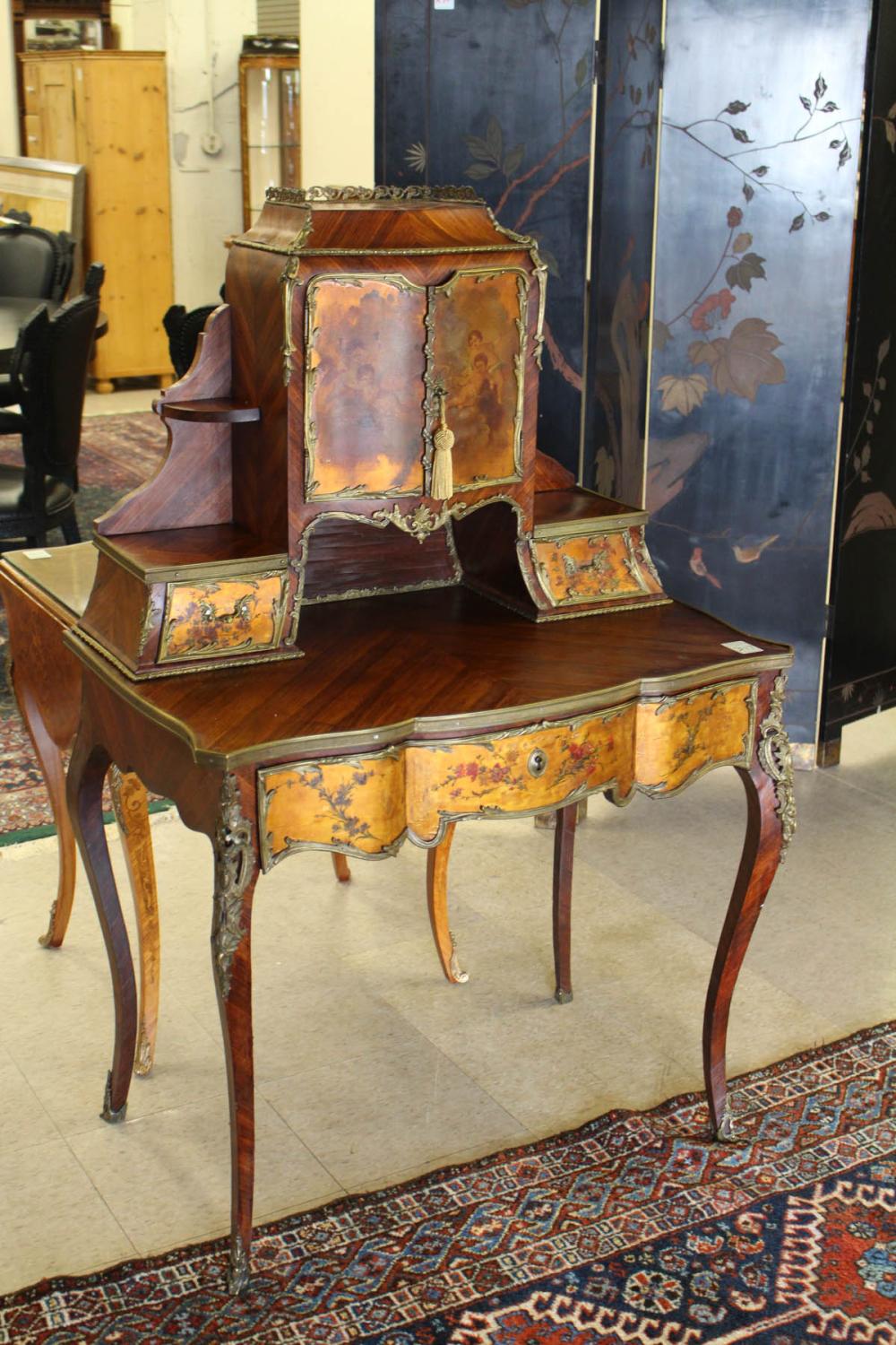 LOUIS XV STYLE BUREAU DE DAMELOUIS XV