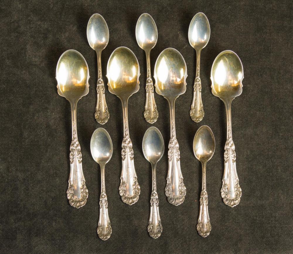 A SET OF STERLING SILVER SPOONSA 30a3b8