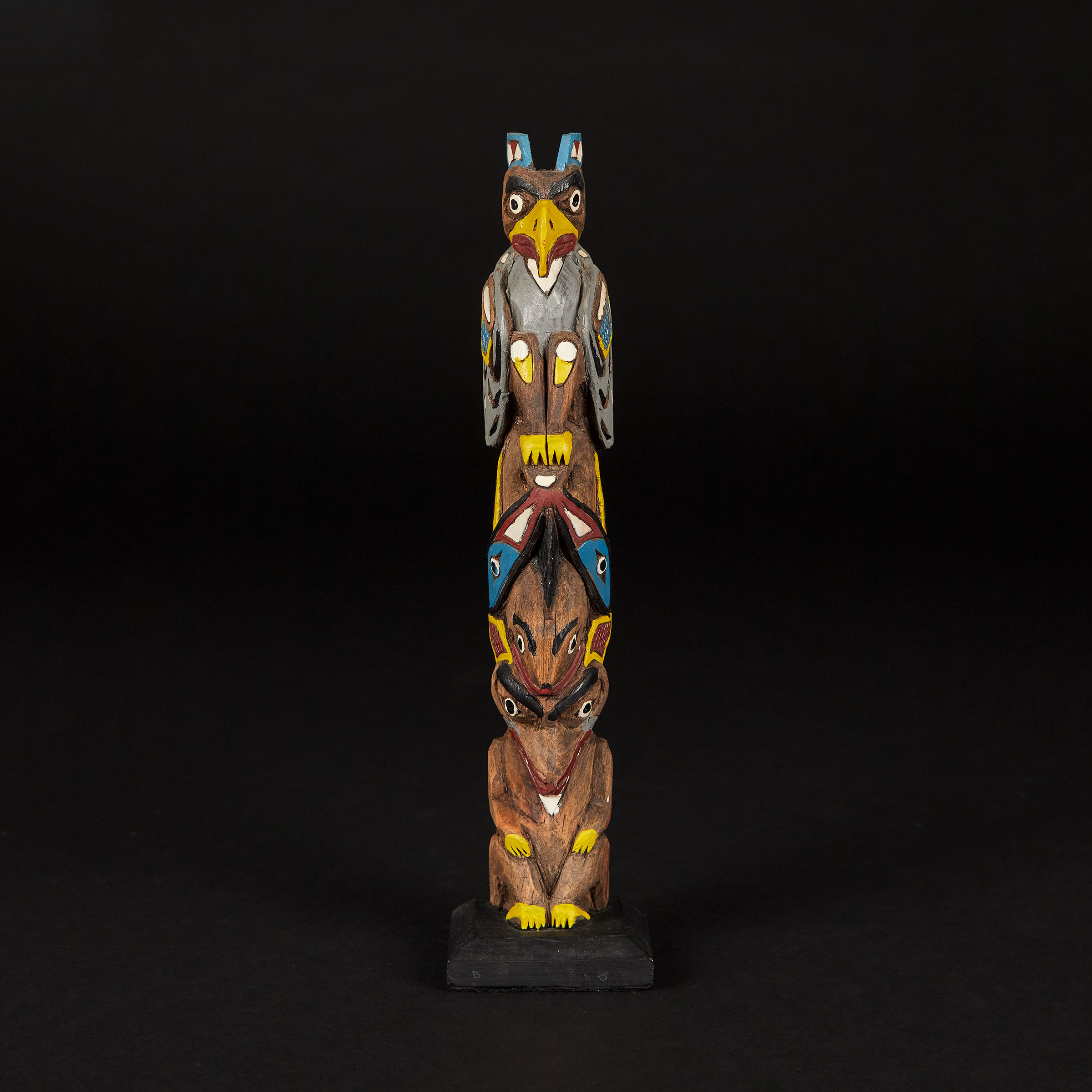 Unidentified Artist MODEL TOTEM 30a452