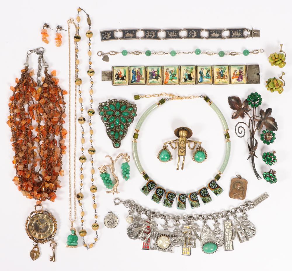 VINTAGE COSTUME JEWELRY GROUP INCLUDING: