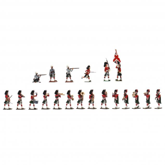 A LARGE GROUP OF MILITARY MINIATURES,