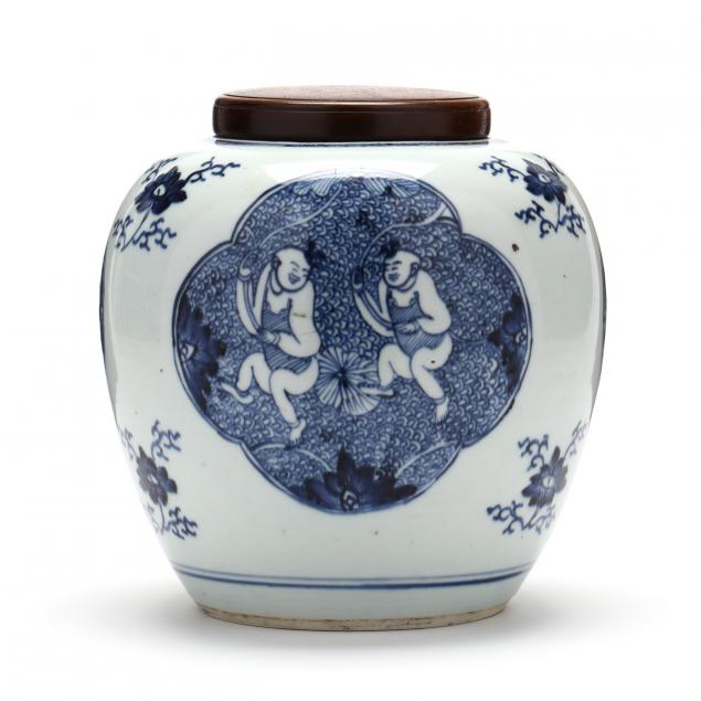 A CHINESE BLUE AND WHITE PORCELAIN 30a6f2