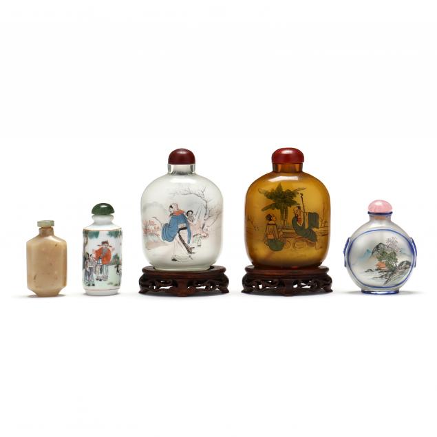 A GROUP OF FIVE CHINESE SNUFF BOTTLES 30a6fc