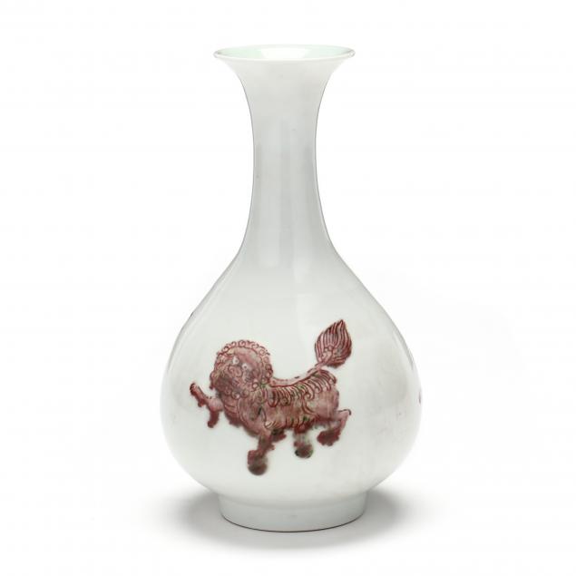 A CHINESE PORCELAIN VASE WITH COPPER 30a6f7