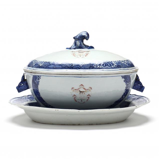 A CHINESE EXPORT PORCELAIN ARMORIAL