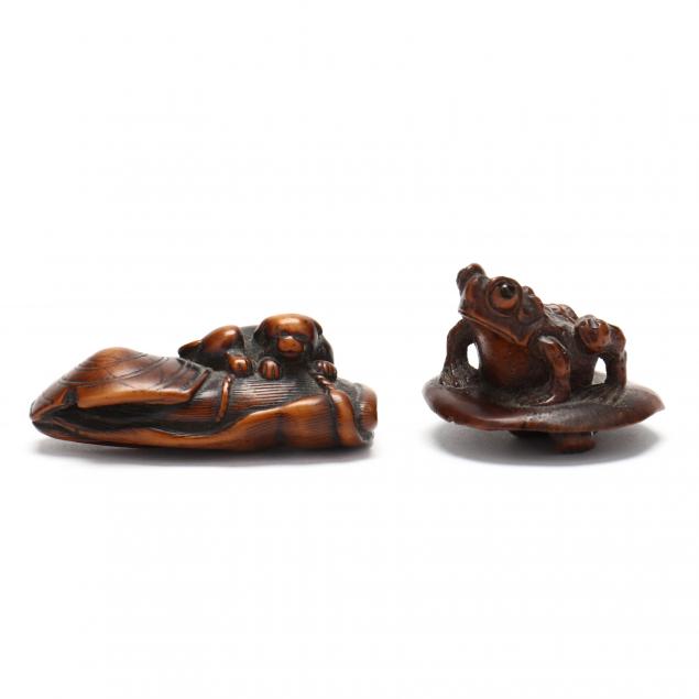 TWO JAPANESE CARVED WOODEN NETSUKE 30a71b