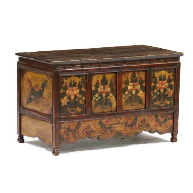 A TIBETAN LOW CABINET WITH FLOWERS 30a740