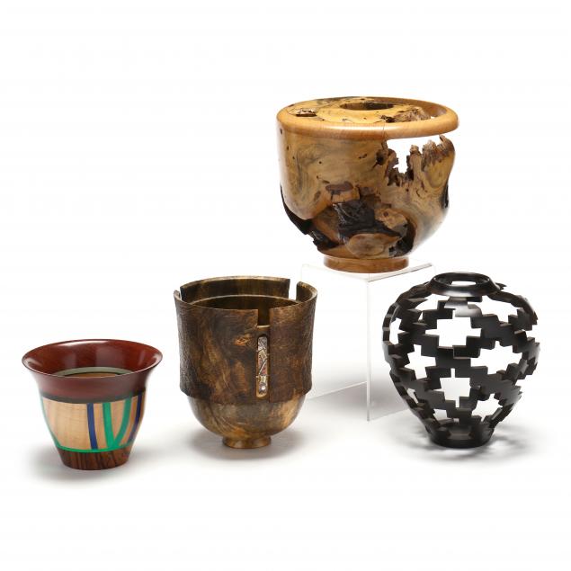 FOUR ARTISAN TURNED WOOD VESSELS 30a7e4