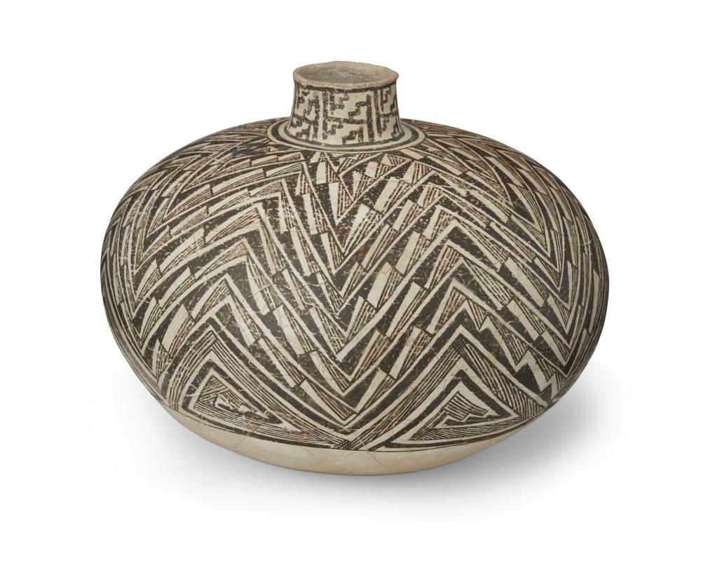 AN ANASAZI TULAROSA POTTERY JARAn