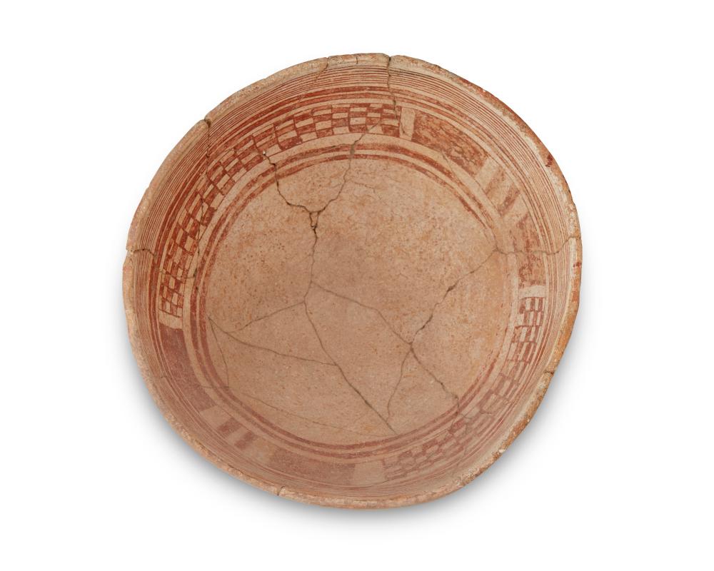 A MIMBRES RED ON WHITE POTTERY 30aa16