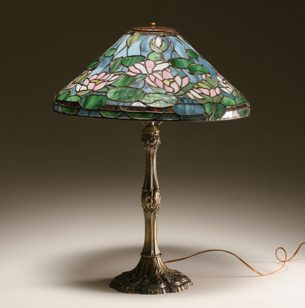 Tiffany style leaded glass lamp  4ddde