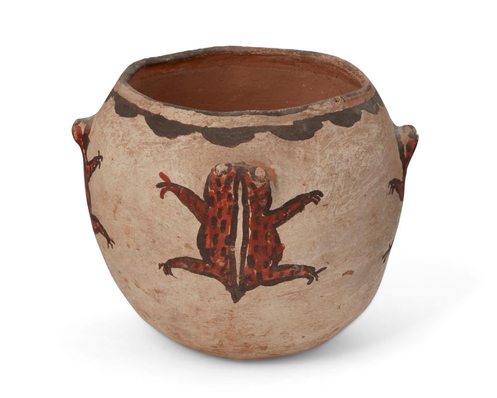 A ZUNI PUEBLO POTTERY FROG JARA Zuni