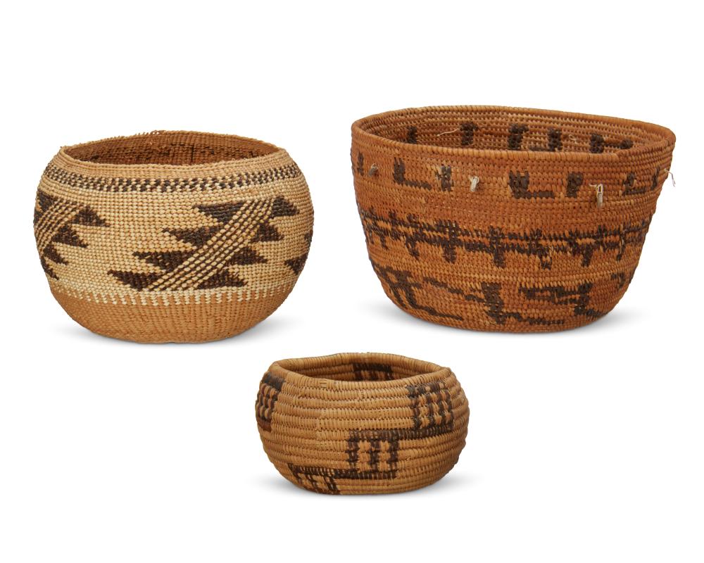 A GROUP OF NATIVE AMERICAN BASKETSA