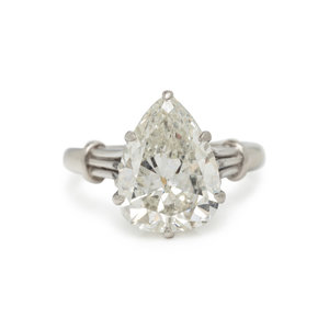 DIAMOND RING Containing one pear 30ace1