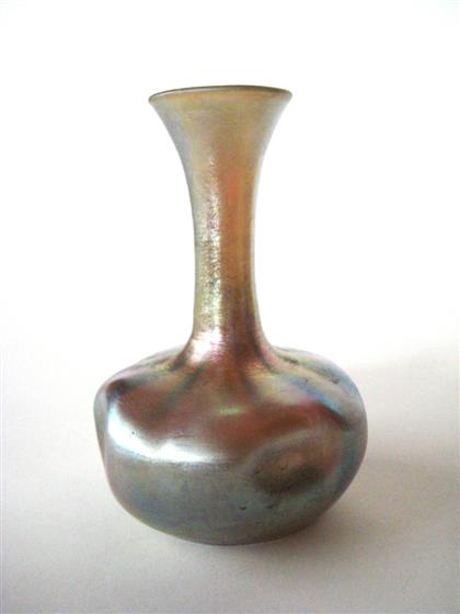 Small iridescent blown glass vase 4da3b