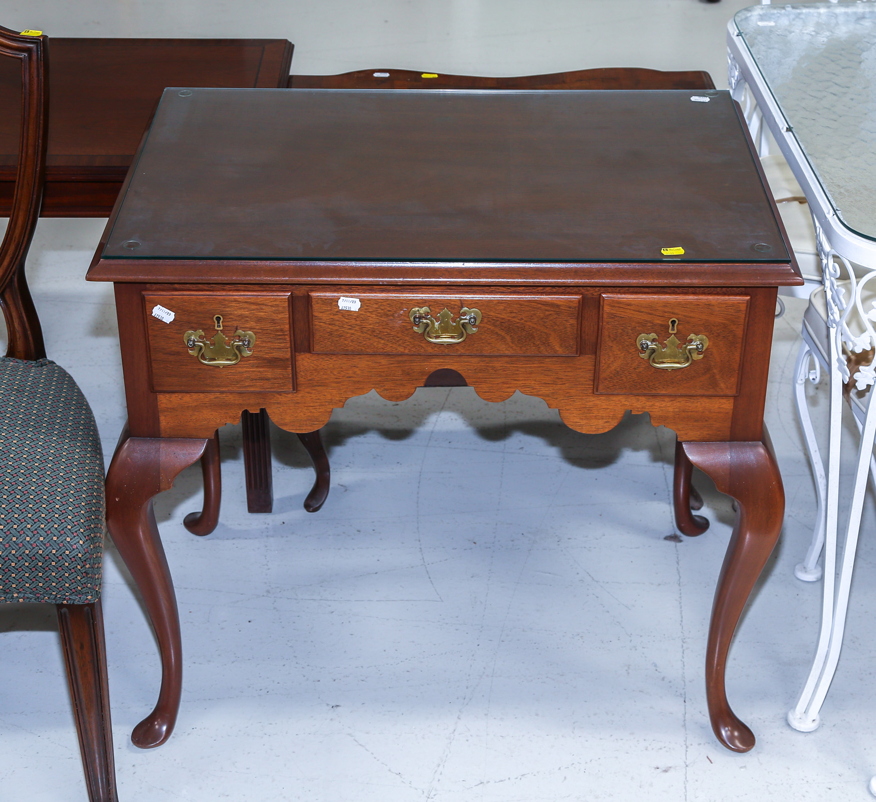 BIGGS QUEEN ANNE STYLE MAHOGANY