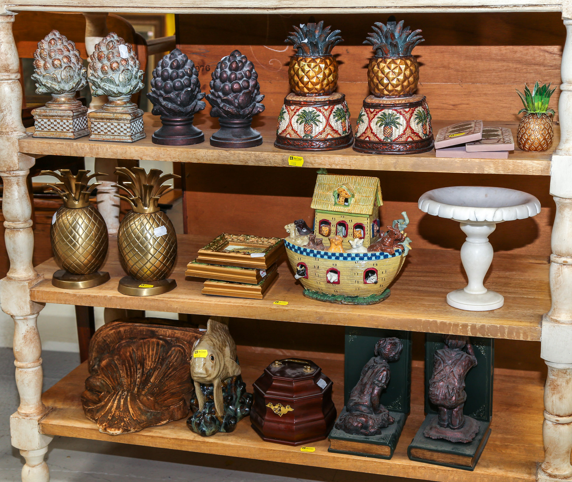 ASSORTED DECORATIVE ITEMS Including