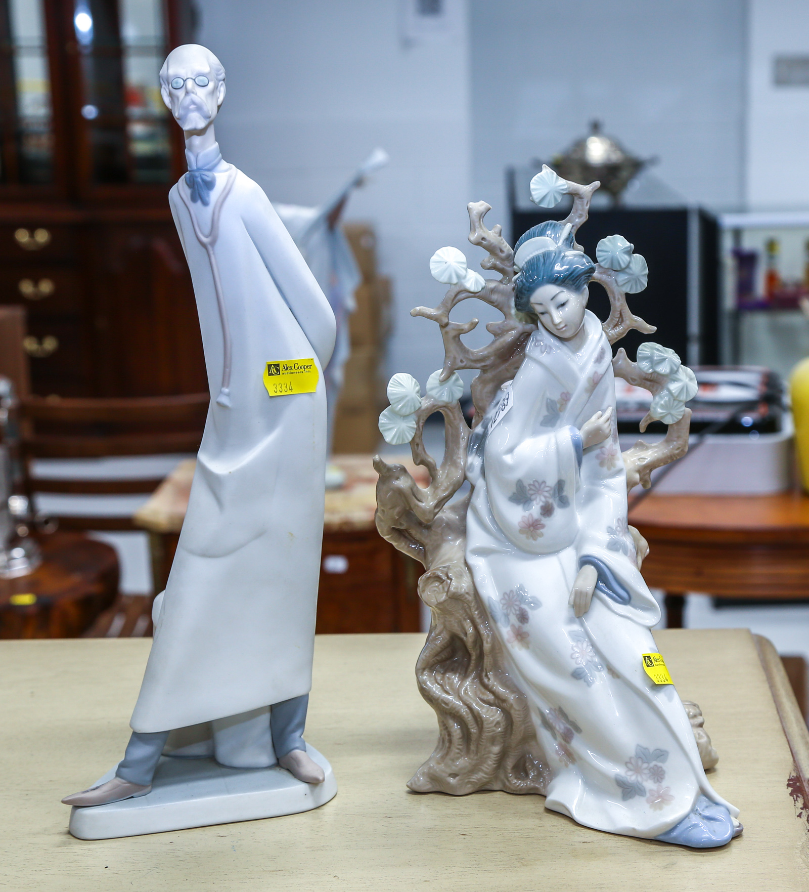 TWO LLADRO FIGURES Modern including 308991