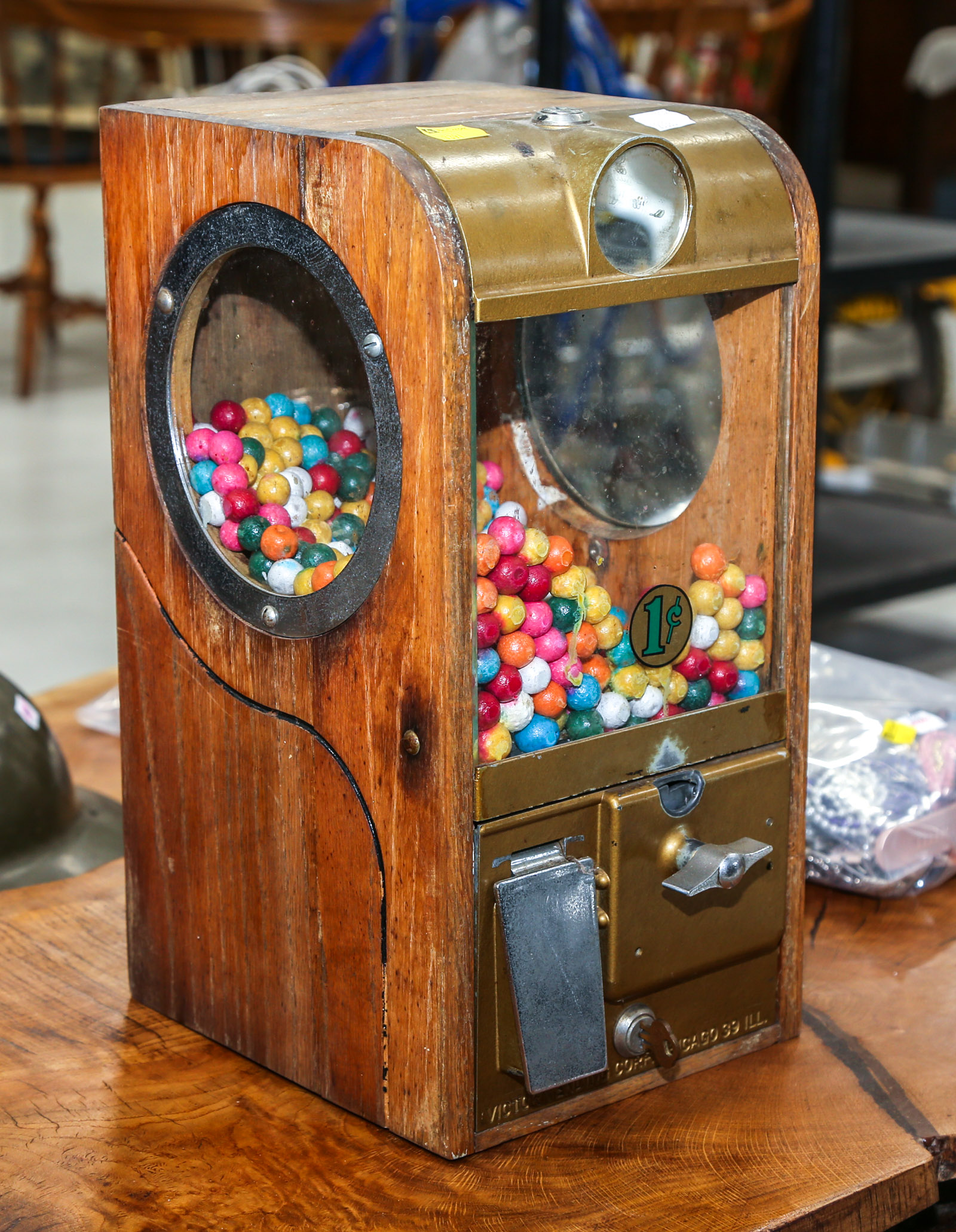 VINTAGE VICTOR GUMBALL MACHINE 15 in.