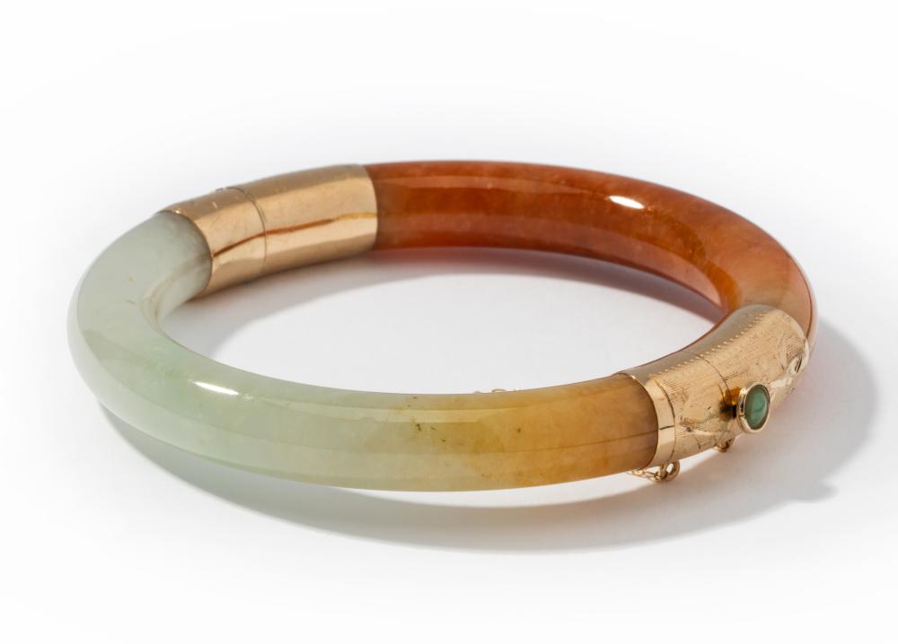 14 KARAT YELLOW GOLD AND JADE BANGLE 308b5b