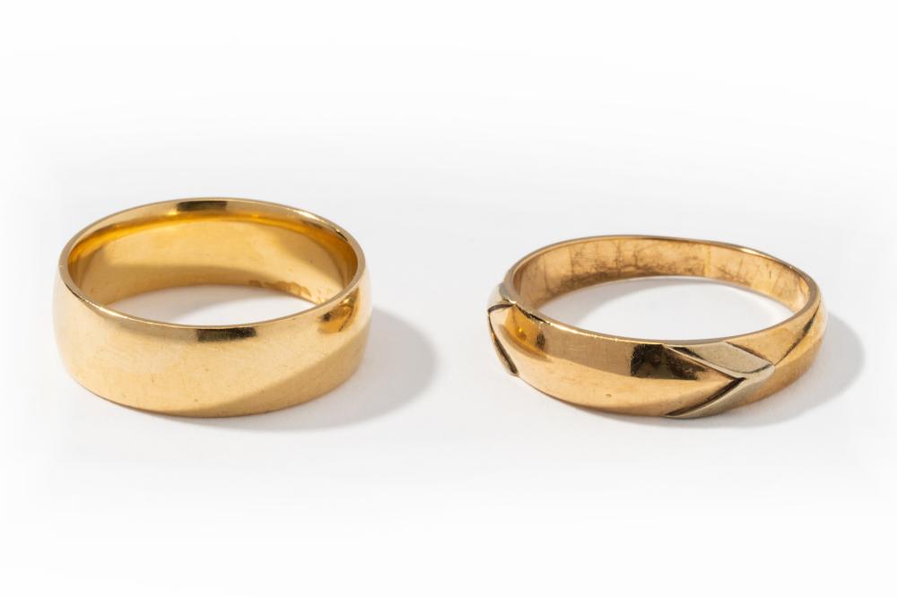 TWO YELLOW GOLD BANDSTwo Yellow 308b6d
