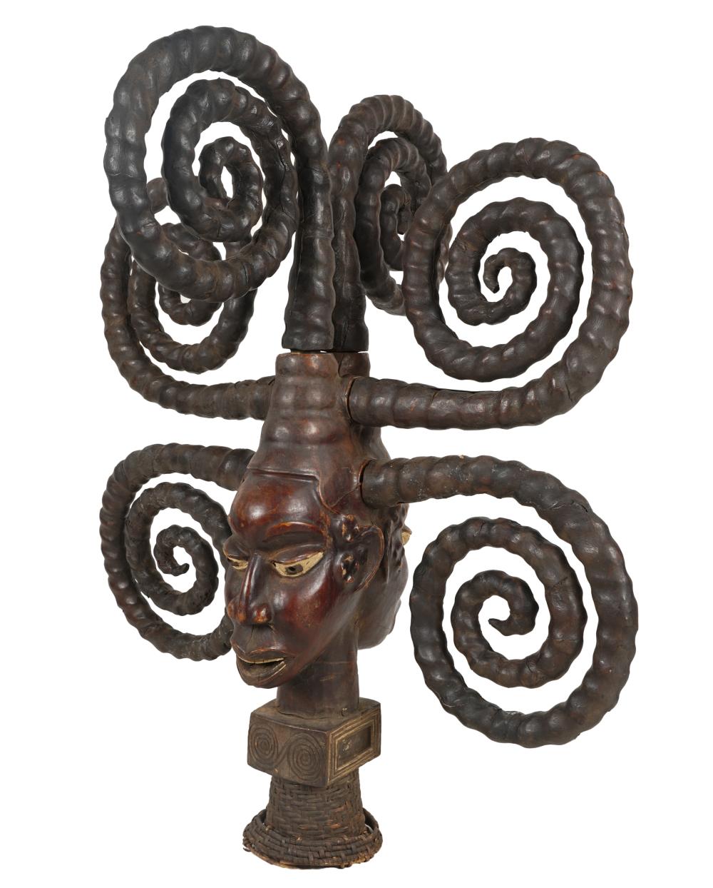 AFRICAN CARVED WOOD HEAD SCULPTUREAfrican