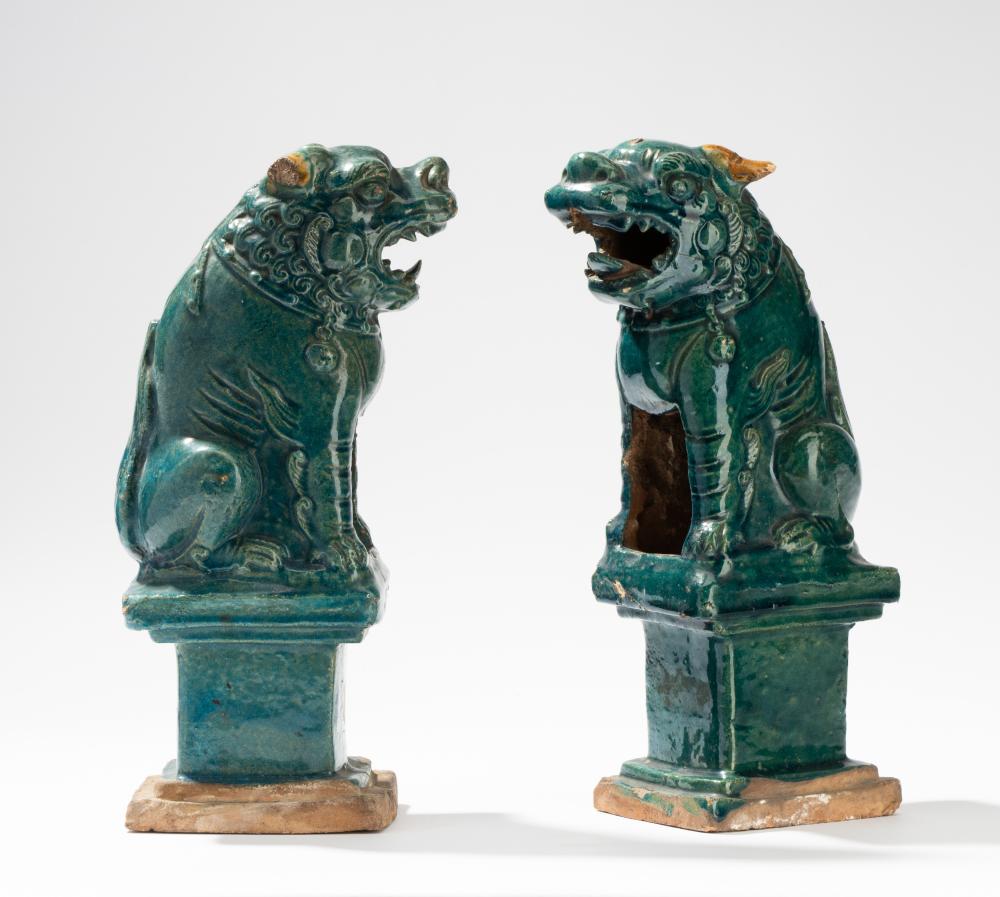 PAIR OF CHINESE PORCELAIN FOO DOG 308f5a