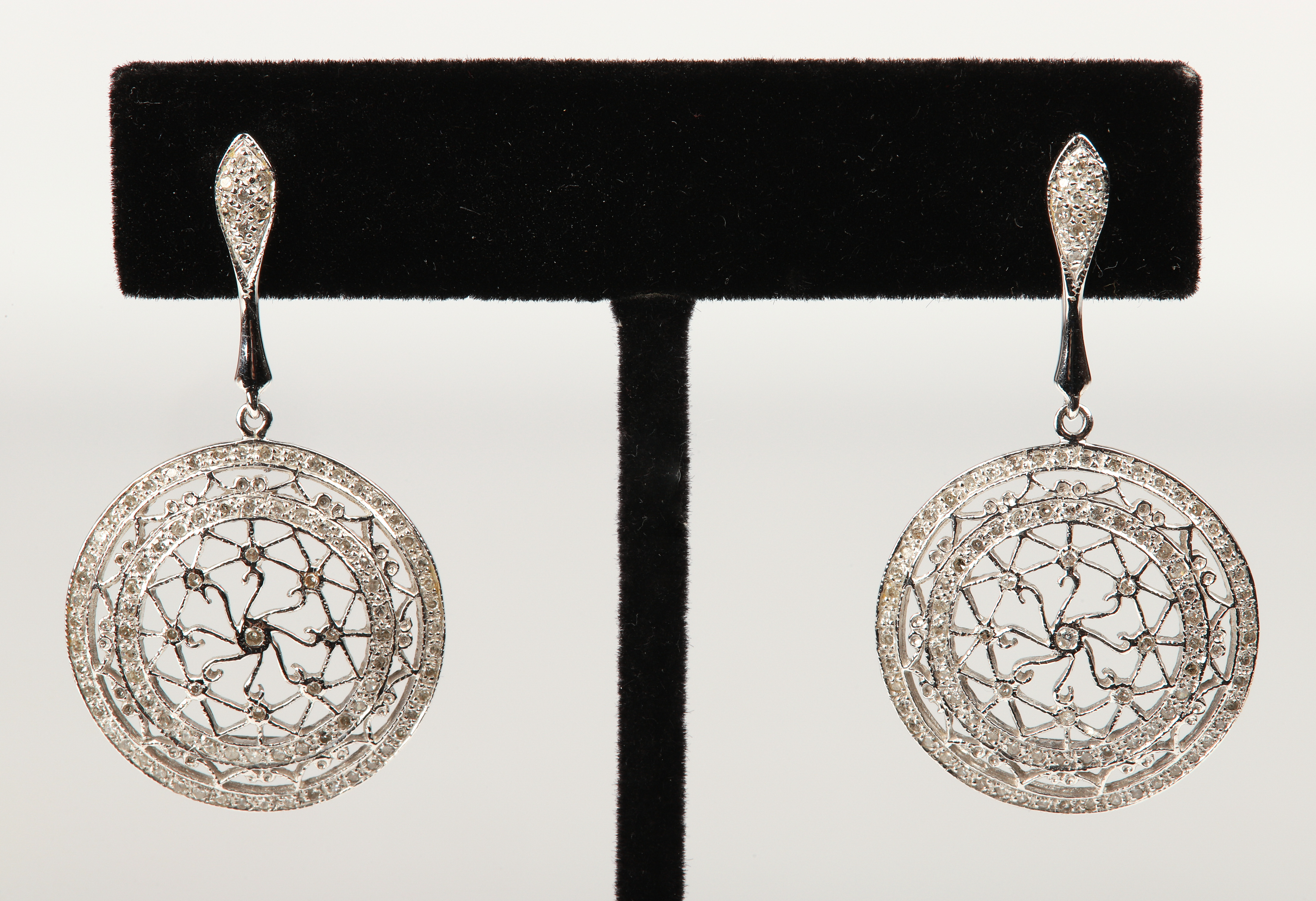 18K White gold diamond drop earrings  308fe5