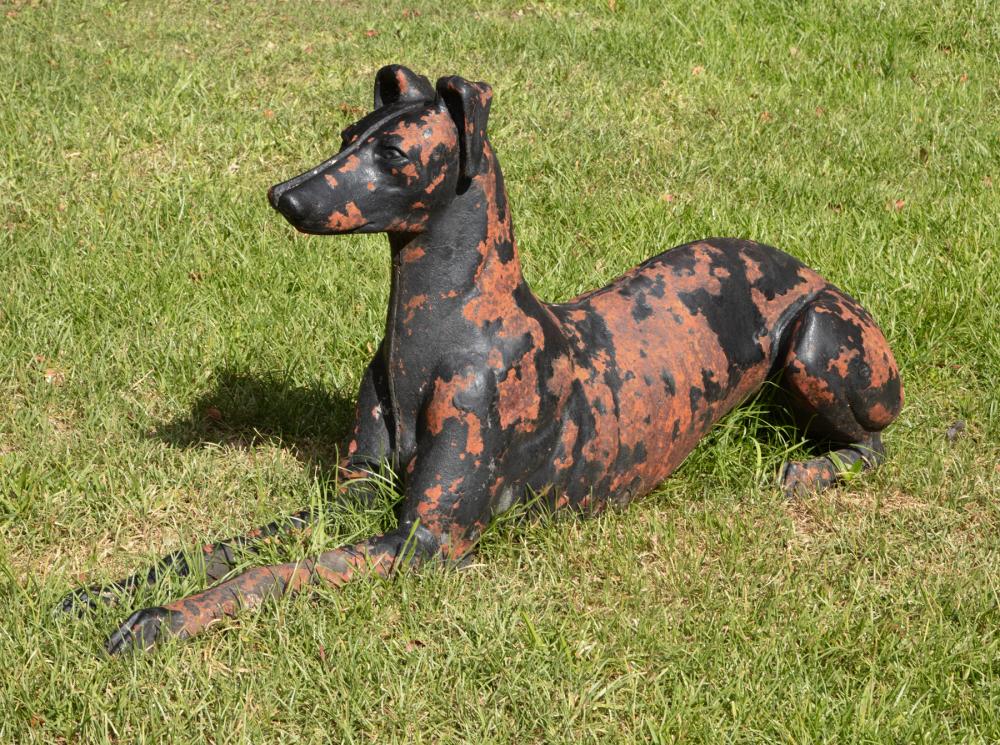 CAST IRON GARDEN FIGURE OF A GREYHOUNDCast 3090bd