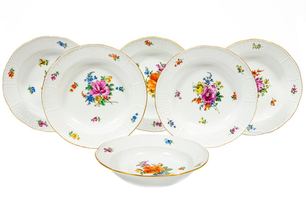 MEISSEN FLORAL PORCELAIN SOUP PLATESSix 3090e4