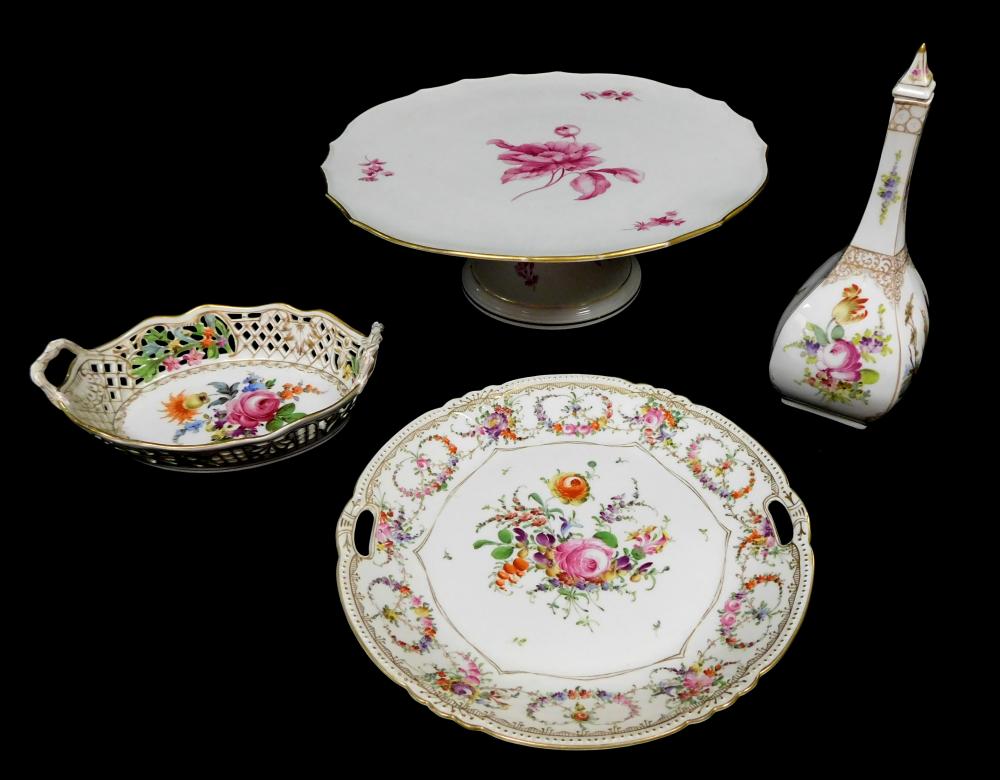 FOUR PIECES OF PORCELAIN SERVING 309393