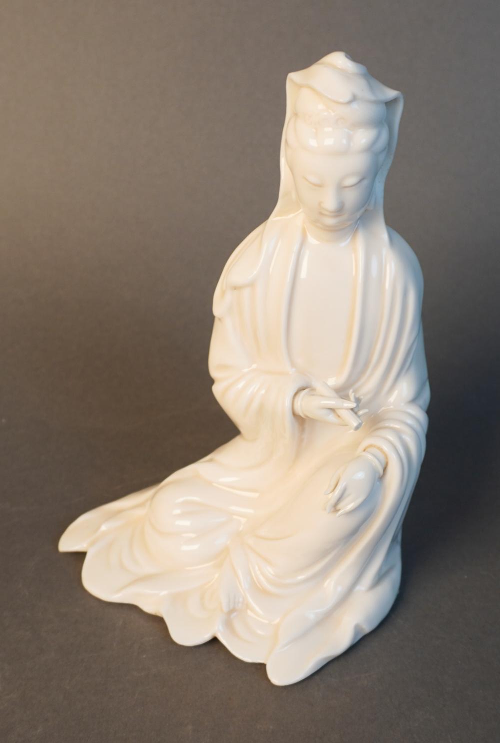 CHINESE BLANC DE CHINE SEATED GUANYIN  30942d