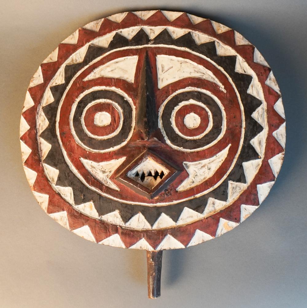 AFRICAN OCEANIC PAINTED AND CARVED 30944a