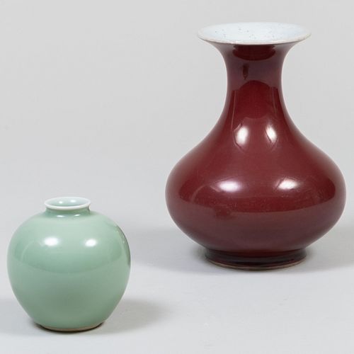 TWO CHINESE GLAZED PORCELAIN VESSELSThe