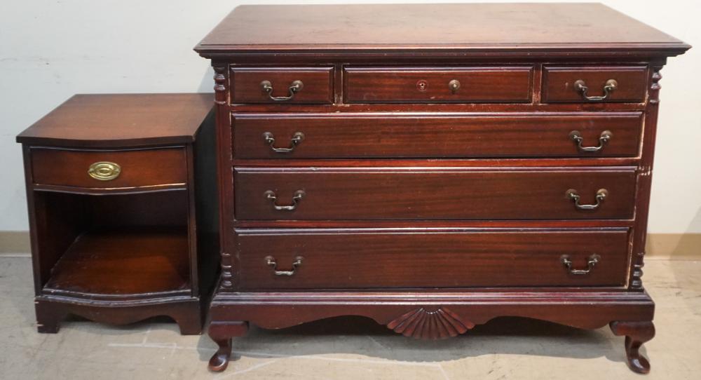 QUEEN ANNE STYLE MAHOGANY CHEST 309560