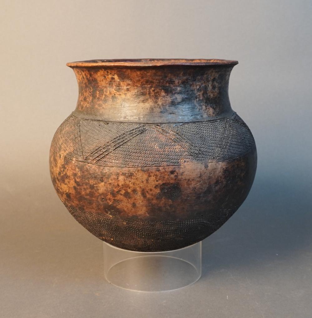 AFRICAN/OCEANIC TERRACOTTA VESSEL,