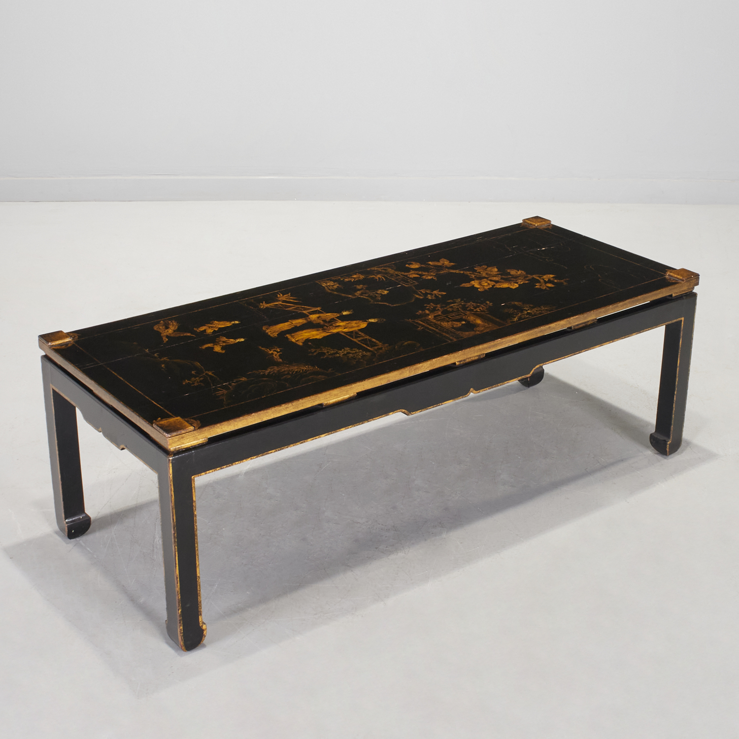 CHINOISERIE GILT AND BLACK LACQUERED 30bd68